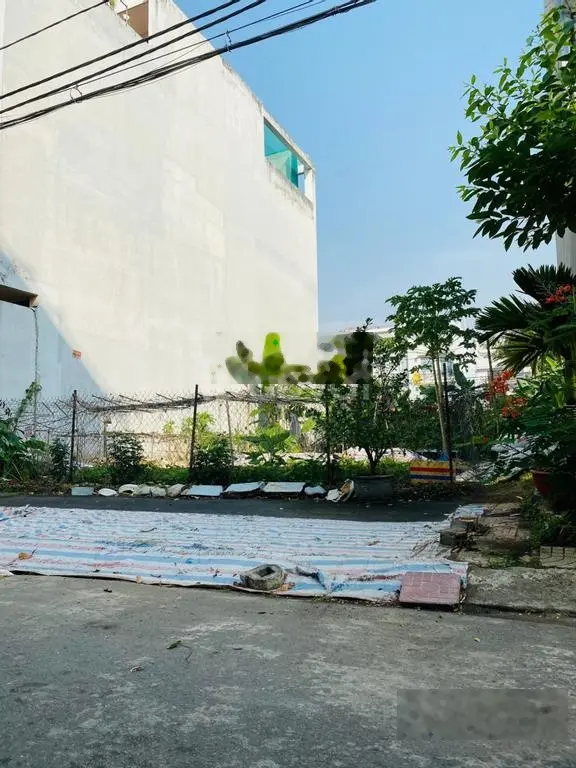 Bán lô đất MT Thủ Khoa Huân 120m2 thổ cư sẵn sổ, sang tên ngay, sát chợ Tân Hưng