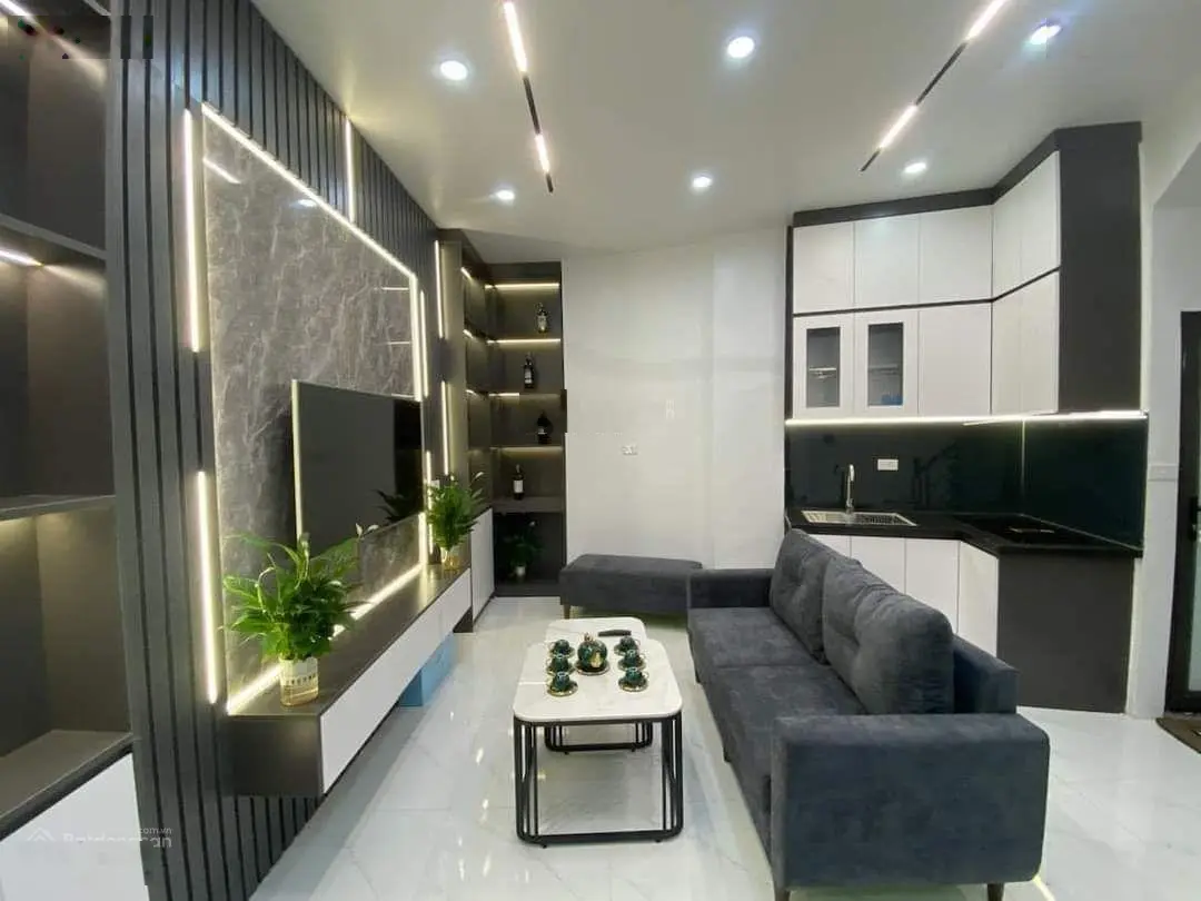 Bán Nhà Siêu Hiếm Hoàng Hoa Thám.Ba Gác Đỗ Trước Cửa.Full Đồ.DT 38m2,x4TxMT 4M.Giá 6,5Tỷ.