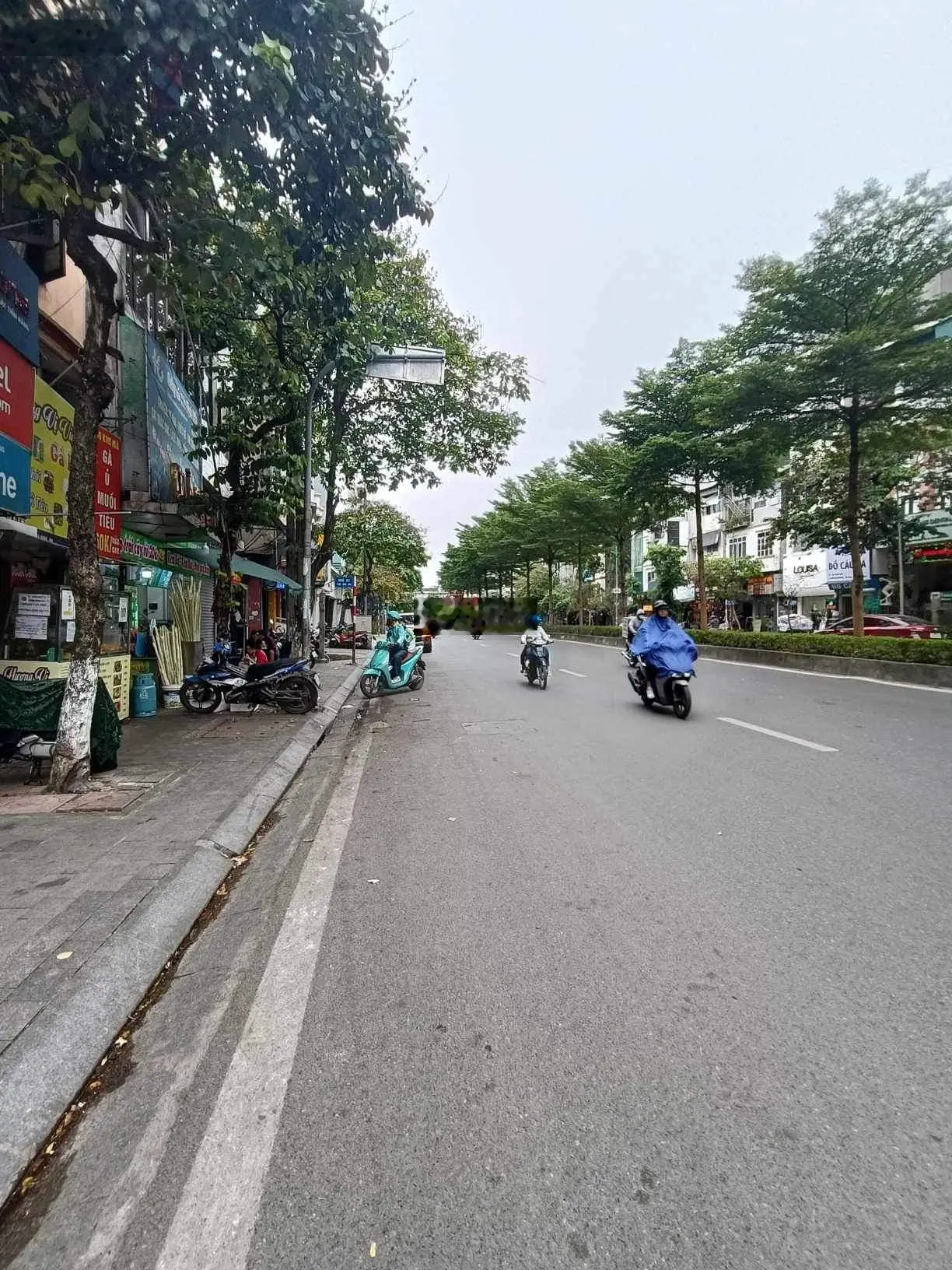Chỉ hơn 4 tỷ - nhà mặt phố Kim Mã - Siêu hiếm - vỉa hè - Ô tô tránh - Kinh doanh ngày đêm