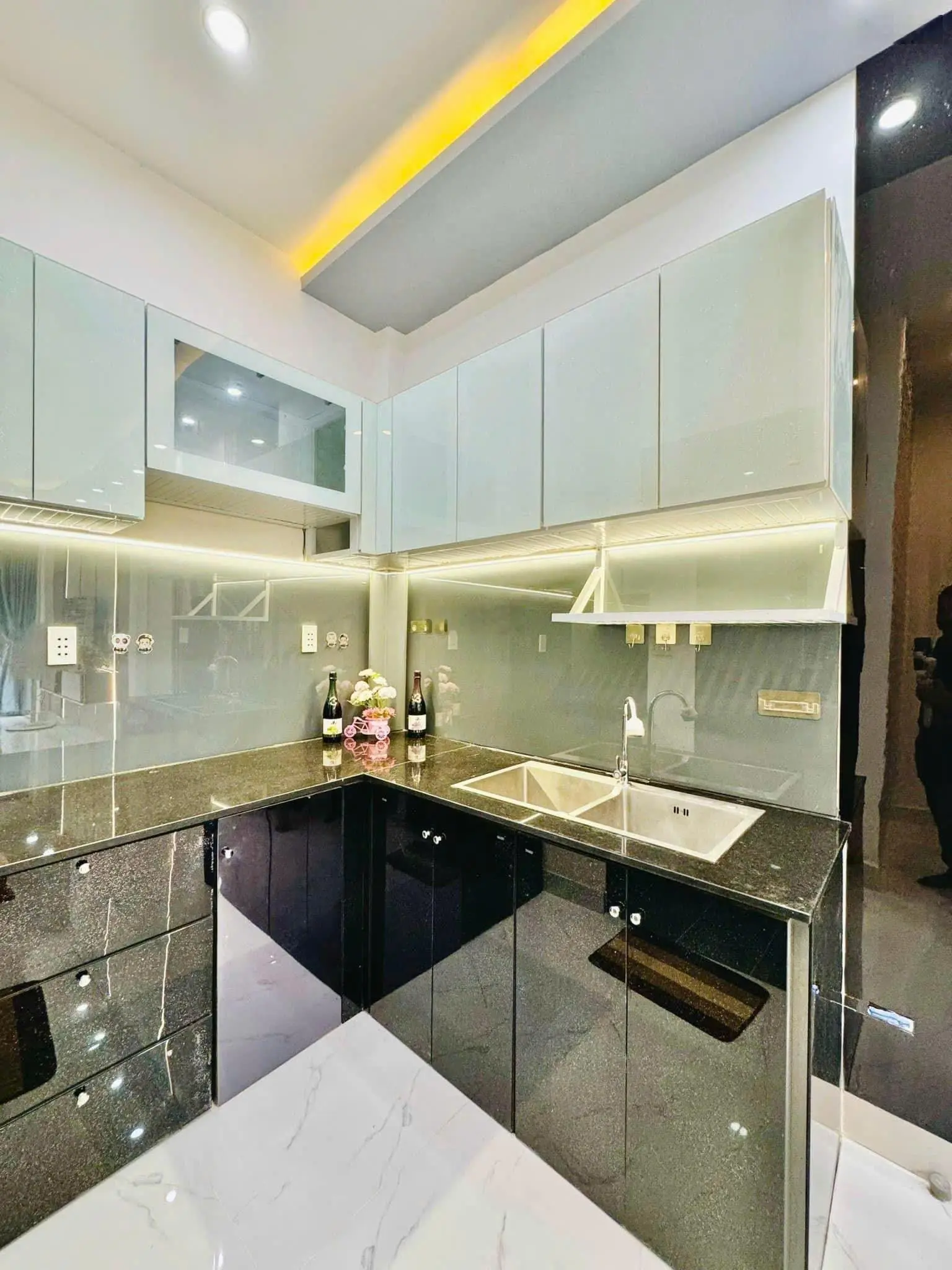 Cần bán gấp nhà Dĩ An,sổ hồng riêng,800tr/100m2 Đ.Trịnh Hoài Đức gần ngay ký túc xá khu B-đại họcQG