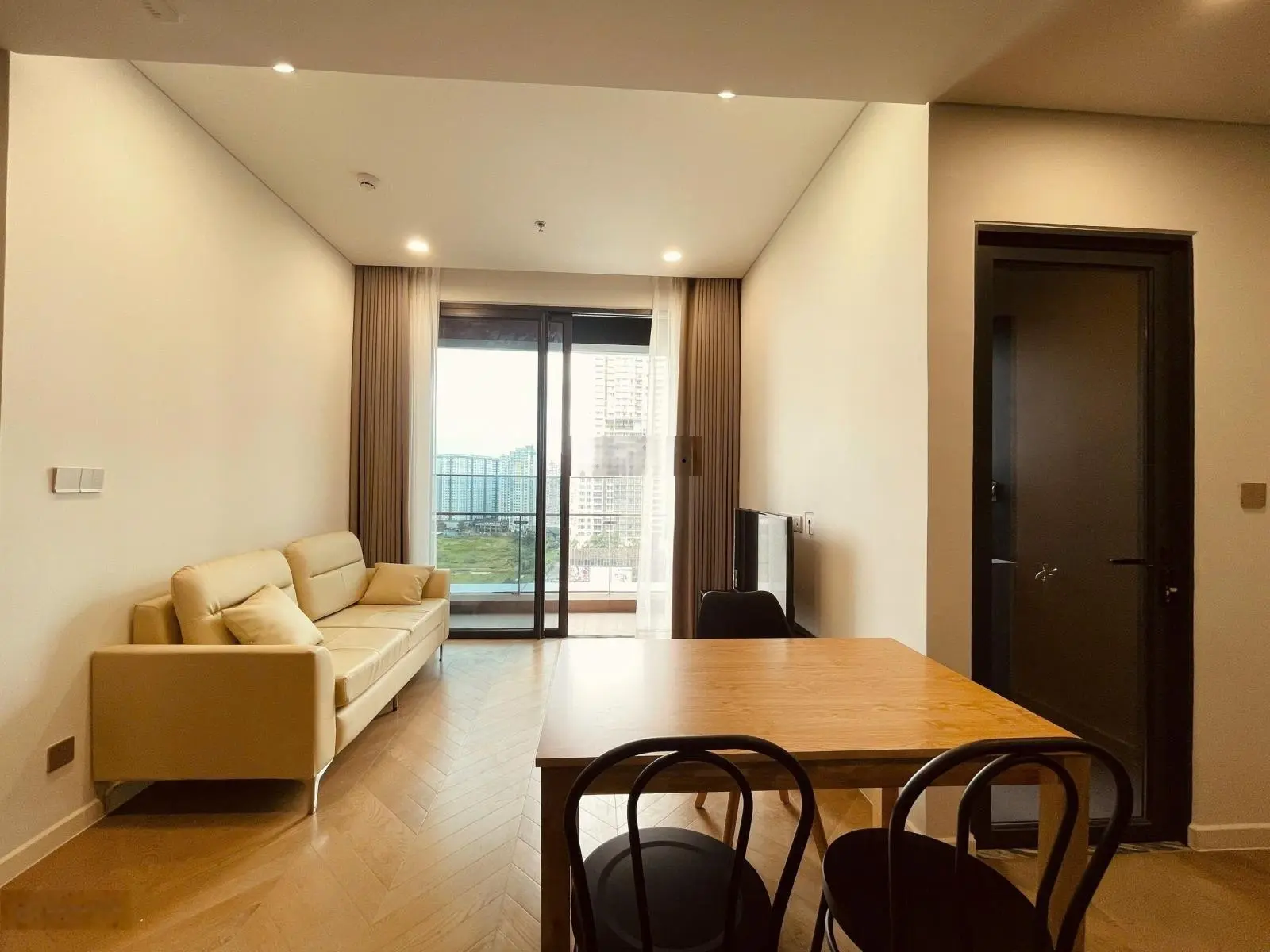Ngộp bank bán lỗ 500tr căn 2PN Lumiere Riverside 72m2 có sổ view thành phố tầng đẹp giá 7,8 tỷ