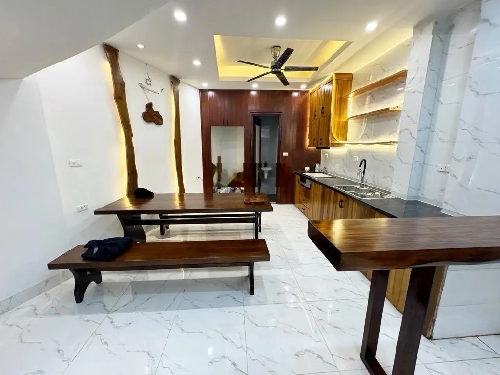 Bán nhà đẹp Khương Trung - Thanh Xuân - Sát Ngã Tư Sở hơn 150m - DT 50m2 Giá 9.95 Tỷ