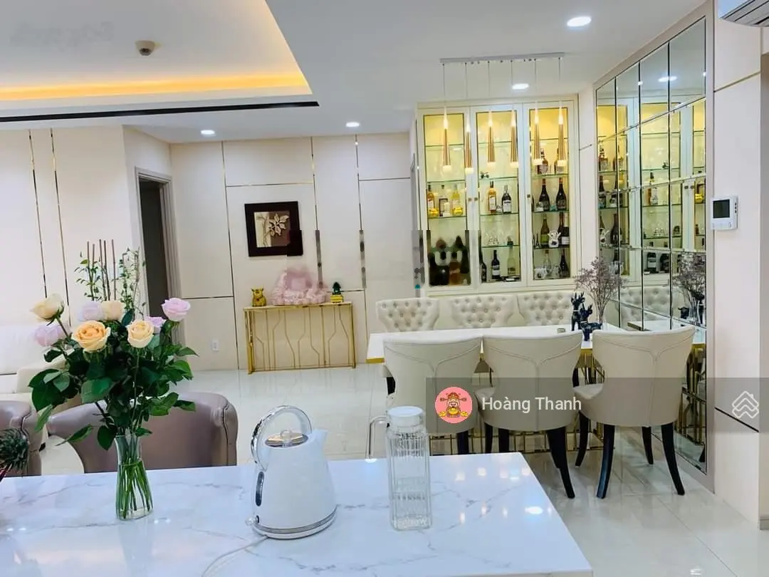 Chính chủ cần bán gấp CHCC Kingston 72m2 2PN 2WC giá 4.5 tỷ LH 0938 389 *** gặp Thanh