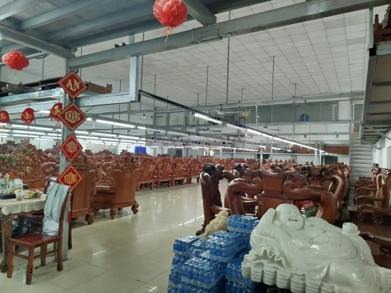 Bán xưởng mặt tiền với diện tích khủng 1735m2. Full thổ. Nhà xưởng 2 tầng. Dòng tiền 80 triệu/tháng
