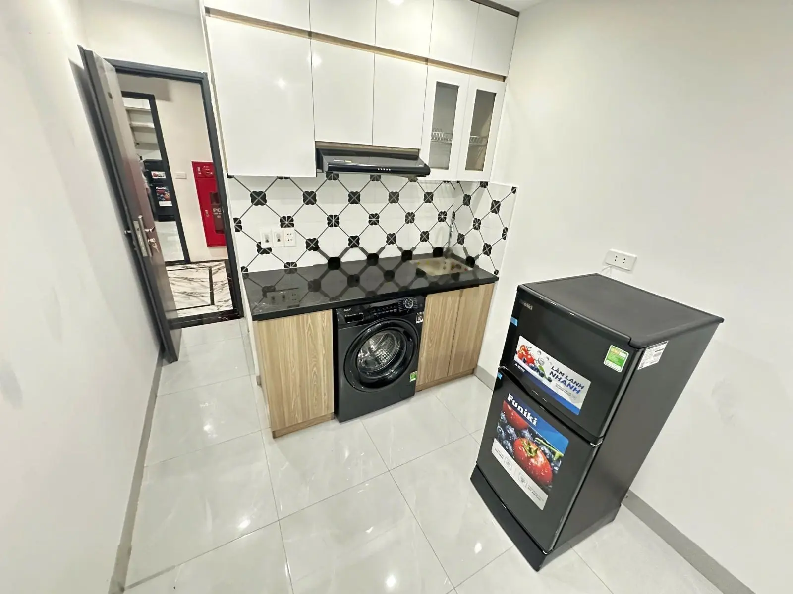 Toà chdv Mễ Trì Hạ, Nam Từ Liêm 61m*7t, mt 5m 17 căn hộ máy giặt riêng, ô tô 50m, dòng tiền 85tr/th
