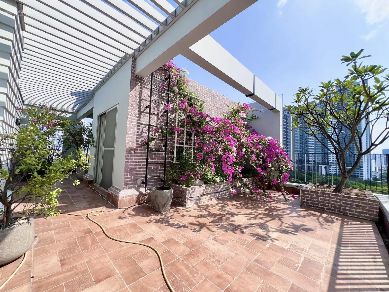 Bán penthouse cao cấp khu Star Hill, Phú Mỹ Hưng Quận 7 căn góc view Q1 nội thất cao cấp giá tốt