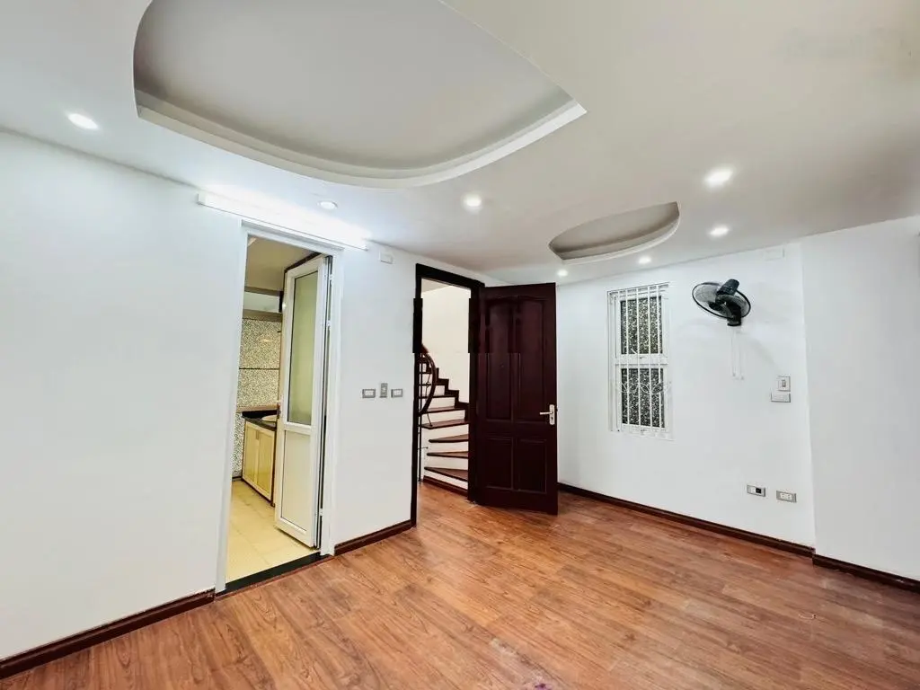 Bán nhà Kim Ngưu - ô tô đỗ gần - trước nhà rộng thoáng - 45m2 - 5 tầng. Giá: 6,6 tỷ. LH: 0779 548 ***