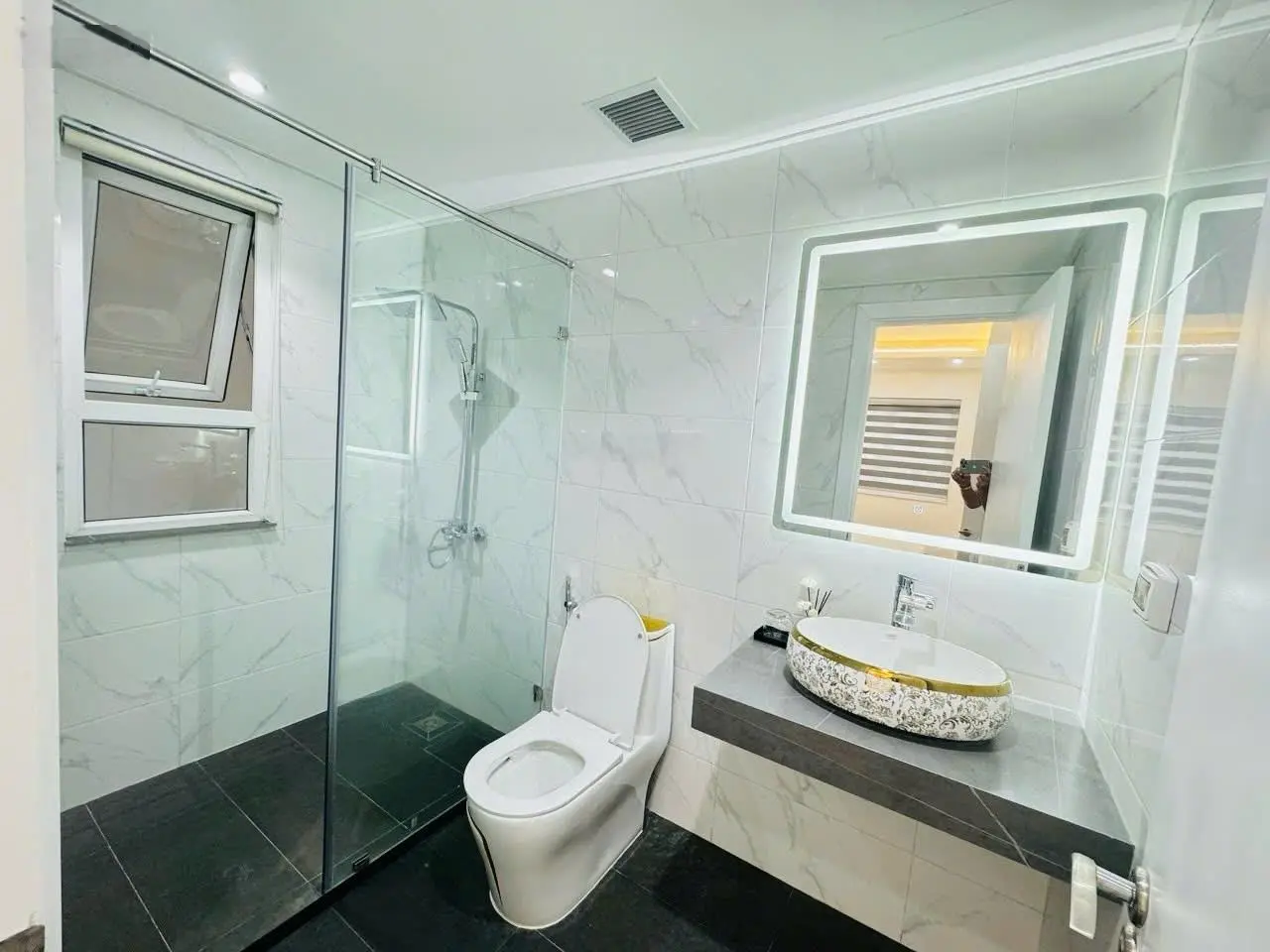 Hàng hiếm. Thiết kế hiện đại, đẹp không tì vết, hưởng trọn tinh hoa giúp chủ nhân nâng tầm đẳng cấp