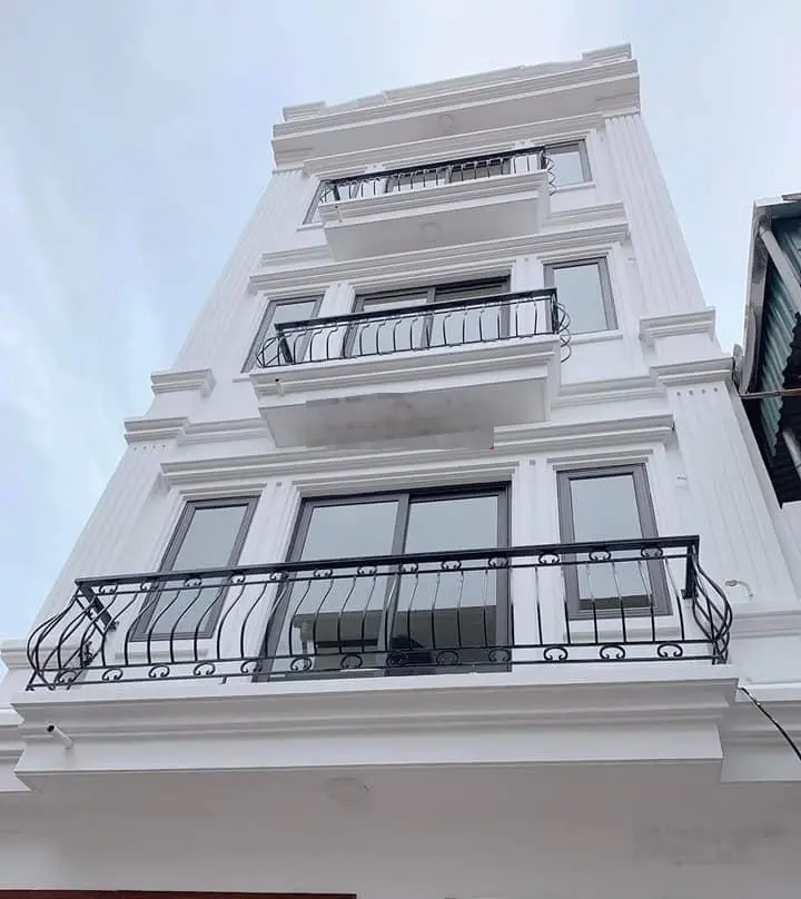 Bán nhà 4 tầng- 36m2- thiết kế phòng khách tầng lệch, trước nhà 3m, bãi ô tô gửi ngày đêm cạnh nhà