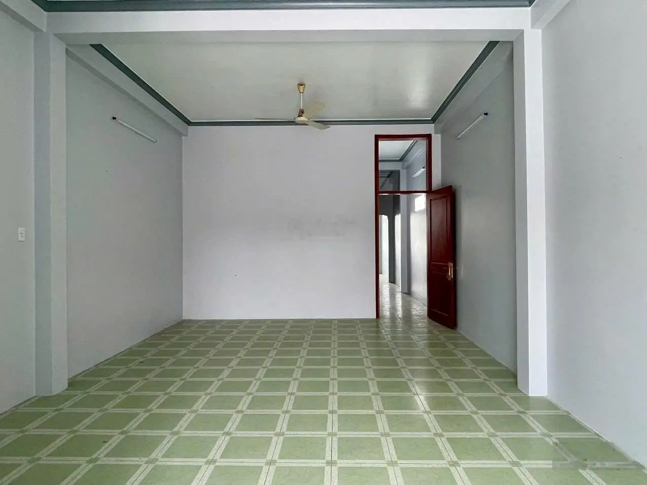 Bán nhà mặt tiền quốc lộ 50, ngay ubnd thị trấn cần giuộc. sang tên ngay trong ngày
