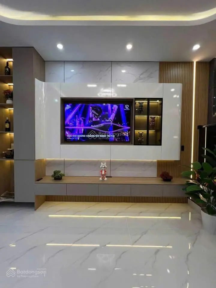 Nhà đẹp Phan Xích Long 75m2, 2 tầng 3PN-3WC giá 2ty450 - SHR -Nằm gần các tiện ích, khu ẩm thực PXL