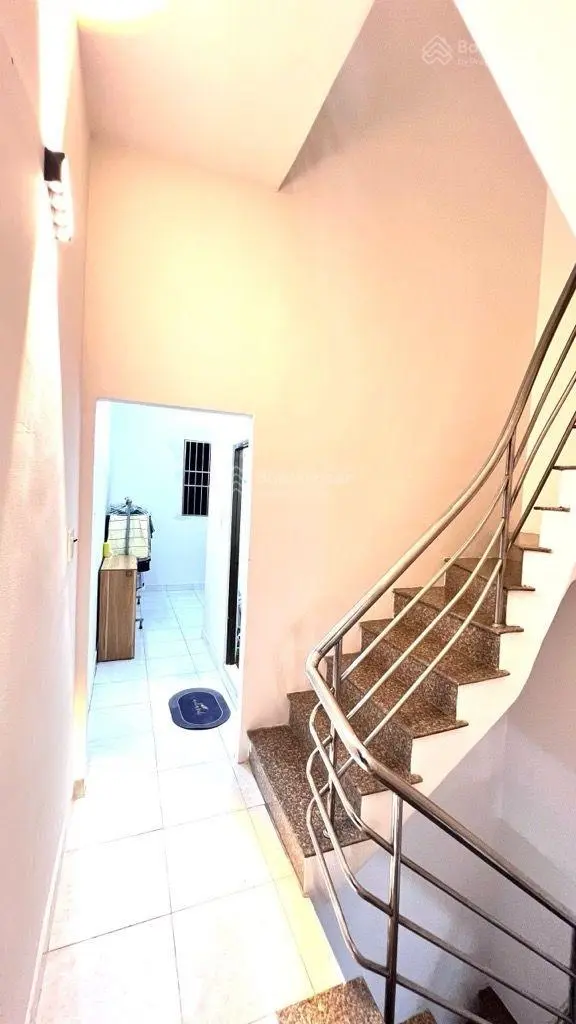 Bán nhà Tạ Quang Bửu, 46m2, ngang 4, hẻm rộng, sổ hồng pháp lý chuẩn, 3 tầng vào ở ngay, giá tốt