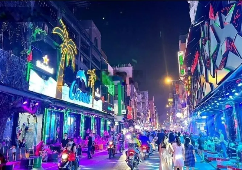 Cần bán nhà mặt tiền Bùi Viện Quận 1, P. Phạm Ngũ Lão DT 6x17m 100m2 ngộp bank 12 tỷ