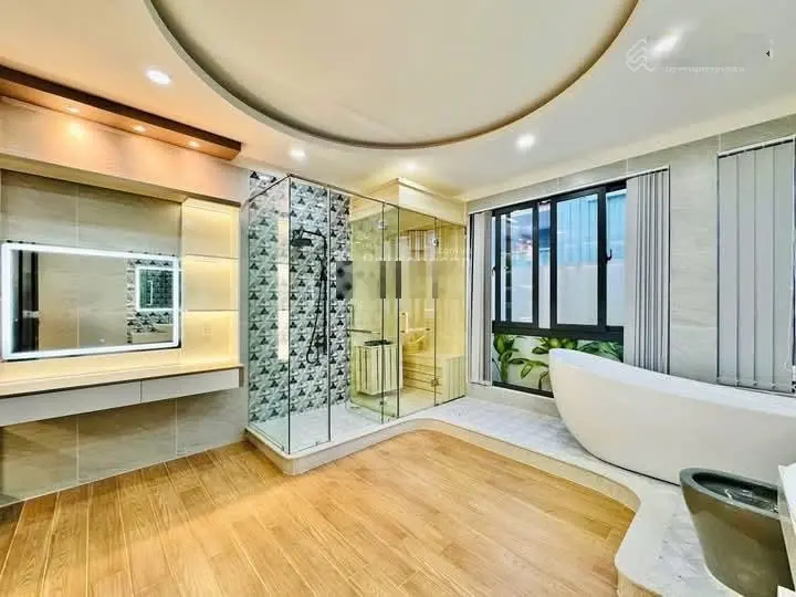 Bán ngộp nhà Hồ Thị Kỷ, P1, Q10, DT 65,7m2, giá 2 tỷ 410tr, HĐT 20tr/ tháng. sổ hồng riêng.