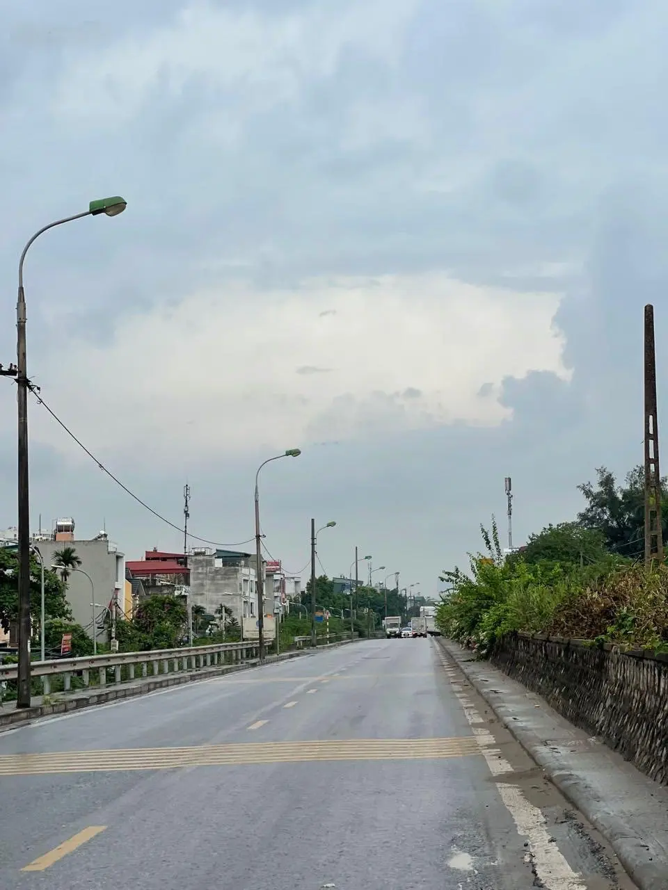 Chính chủ bán mảnh đất Hoàng Mai - Nguyễn Khoái ô tô vào nhà DT 37m - MT 4m - giá: 4.75 Tỷ