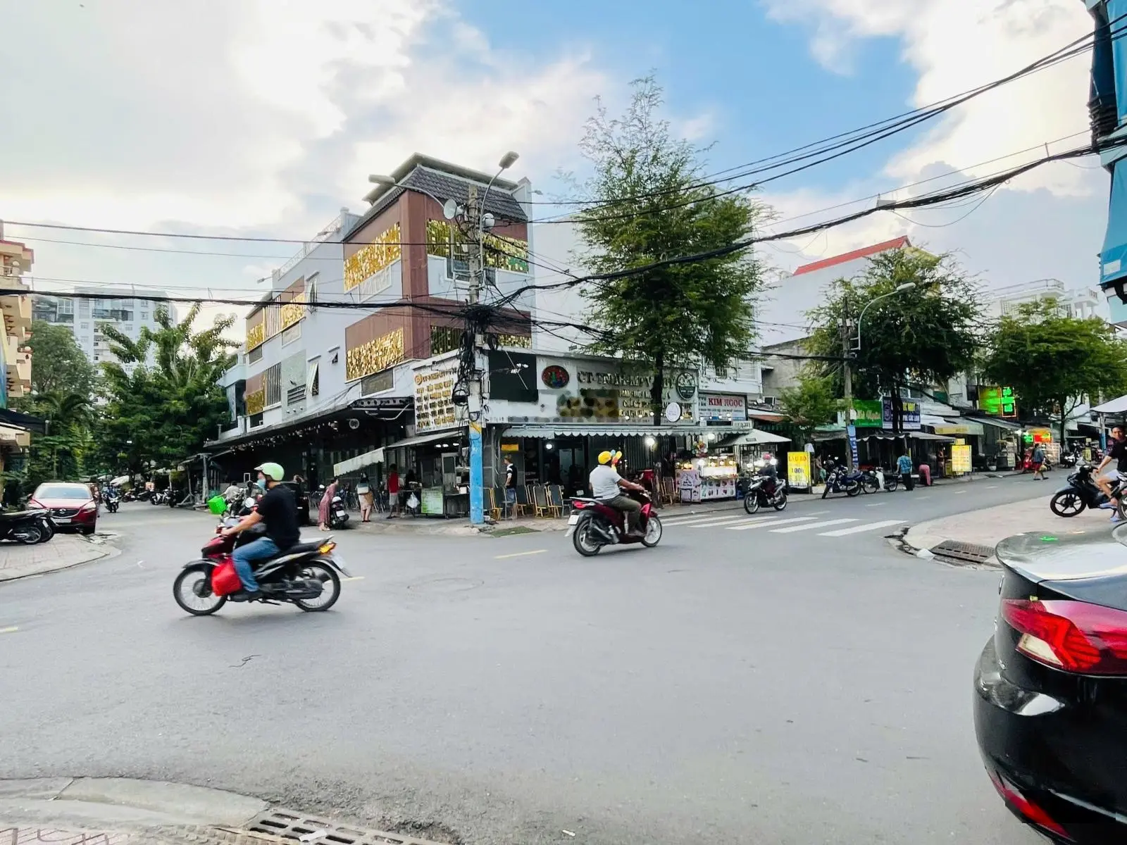 Mặt tiền kinh doanh cực sung, đối diện cổng trường TH Phước Bình, sát chợ. Nhà 3 tầng hoàn công đủ