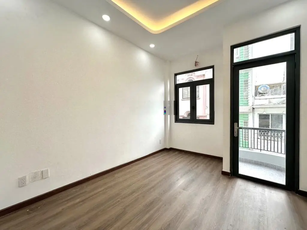 VIP Huỳnh Văn Bánh P. 11 Phú Nhuận - hẻm nhựa 10m xe tải tránh sát mặt tiền - 4 tầng BTCT - 9.Xtỷ