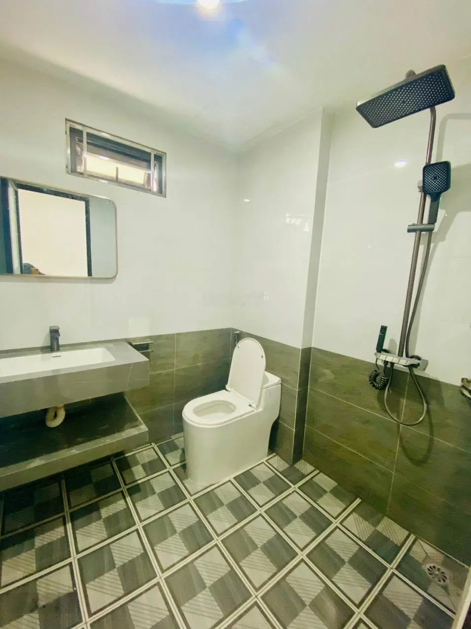 Khẳng định rộng, rẻ nhất Chương Mỹ. 60m2 xây mới 4PN. Ô tô ngủ trong sân. Sẵn nội thất. Giá 3,55 tỷ