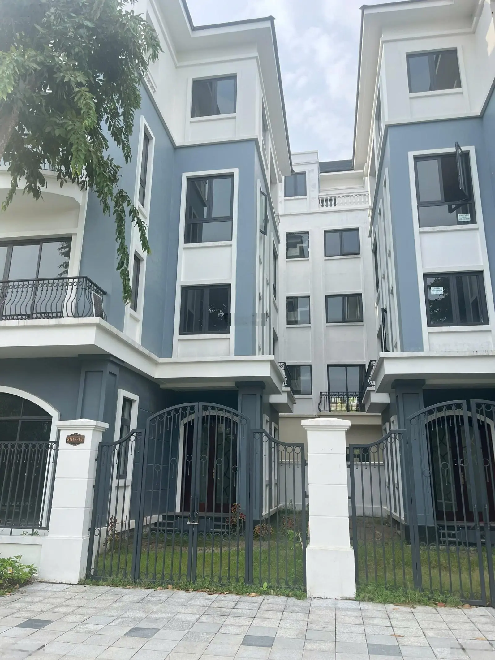 Cần tiền bán gấp căn đảo dừa 70m khu đóng view bể bơi Pha Lê giá chỉ 10,5 tỷ