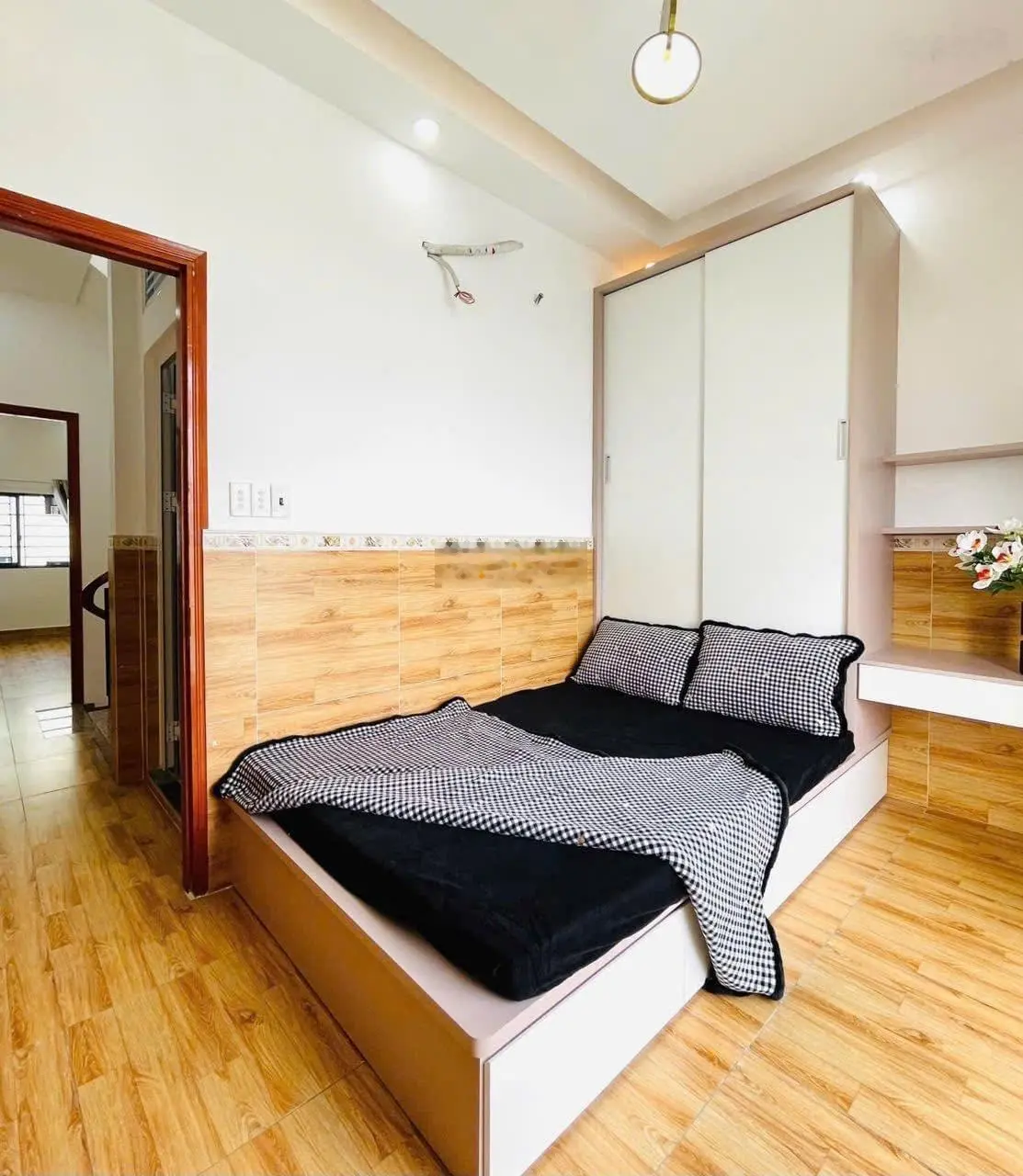 Bán nhà hẻm kinh doanh Lê Thị Bạch Cát, Q11 gần chợ Phú Thọ . DT: 47,8m2 / 2,65 tỷ