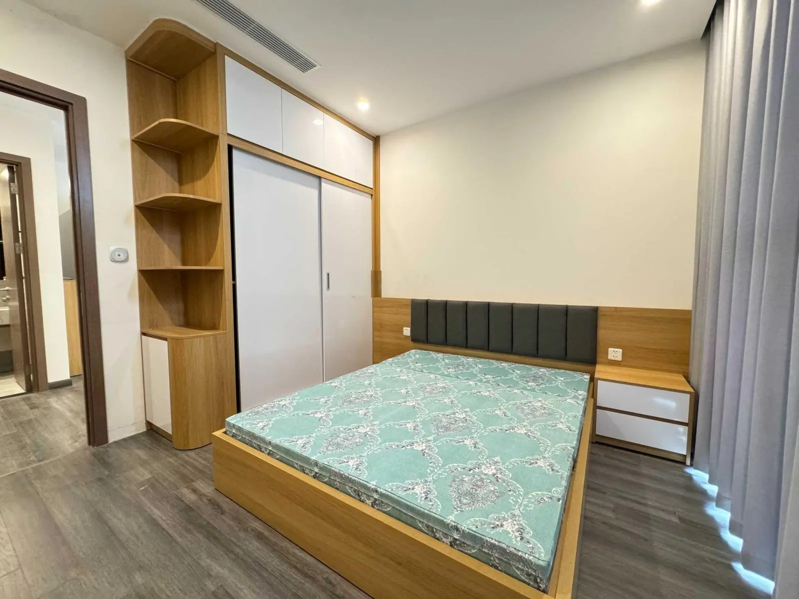 Bán căn hộ 2PN, 72 m2, toà R1.01, Vinhomes Ocean Park, chỉ 3.93 tỷ