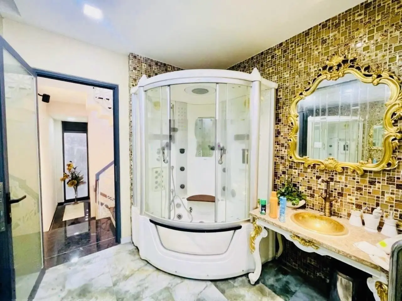 Bán nhà 3 tầng nội thất cao cấp, 110m2, đường 9m, gần Chợ Thủ Đức, Gigamall, Linh Đông, 6 tỷ