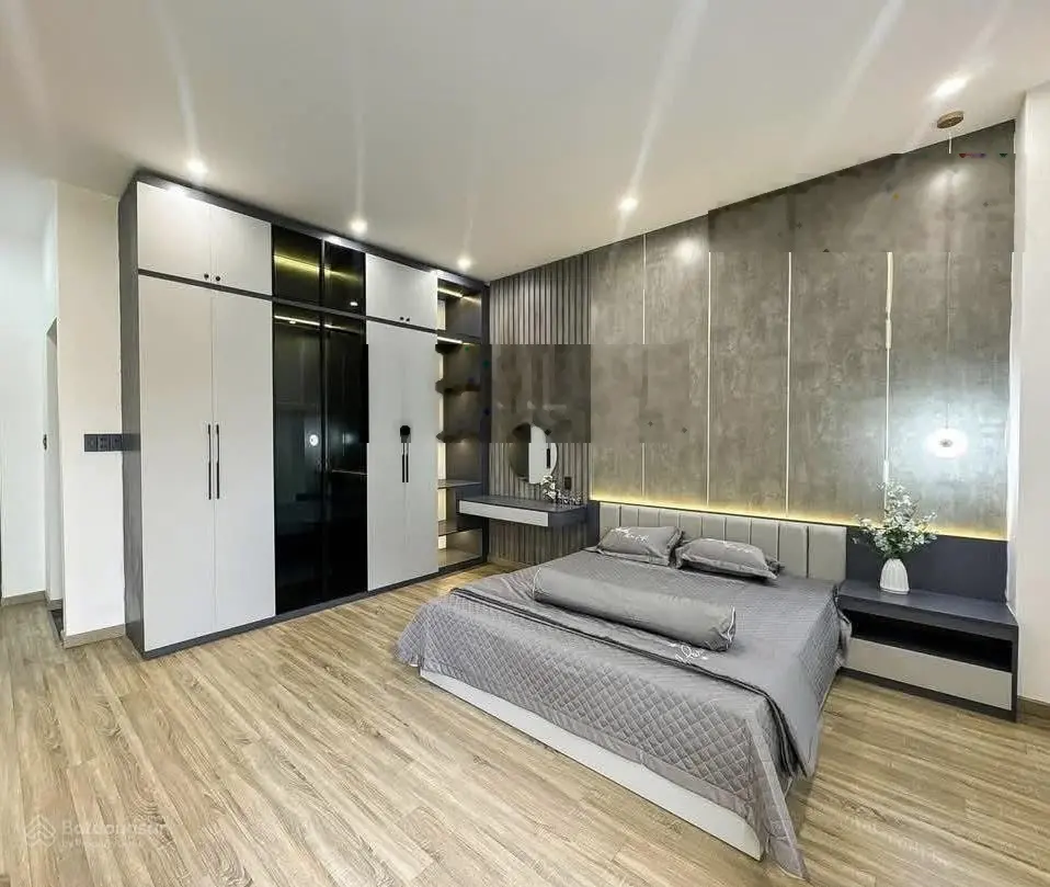 Nhà diện tích lớn 82m2 Lê Thánh Tôn- Bến Nghé-Quận 1 gần Thái Văn Lung đang cho thuê 42 triệu