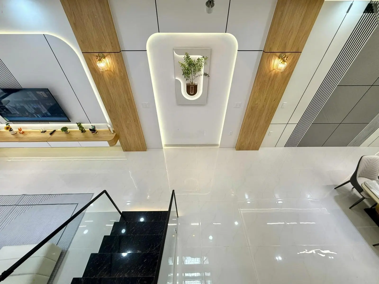 Bán căn nhà 525/9/38 Quang trung P10 ngay BV Hồng Đức 3tầng 4PN 5WC full nội thất 4.35x15m