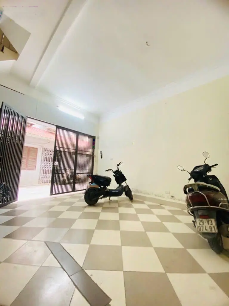 BÁN NHÀ PHỐ VƯƠNG THỪA VŨ 30M2 - 5 TẦNG - MT6.1M - Ô TÔ - KINH DOANH - NGÕ THÔNG - SỔ VUÔNG ĐẸP