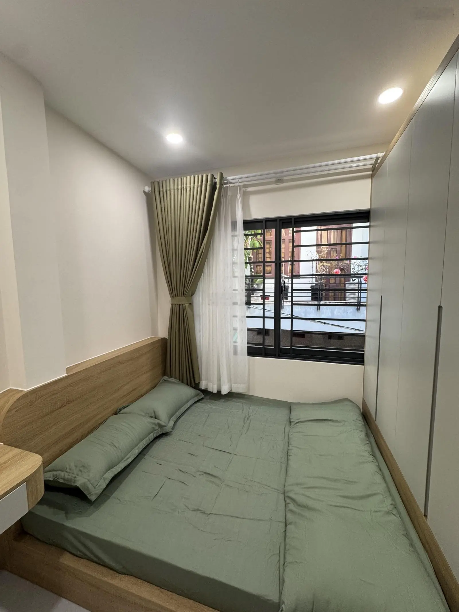 Bán nhà 2 tầng mới đẹp hẻm Nguyễn Thiện Thuật, gần ngã tư Nguyễn Thị Minh Khai, cách biển chỉ 350m