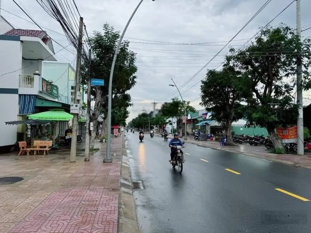 Bán đất chạy tiền lo việc full 100% thổ cư MT Tạ Uyên, p1, Cà Mau. DT 5x20, 100m2