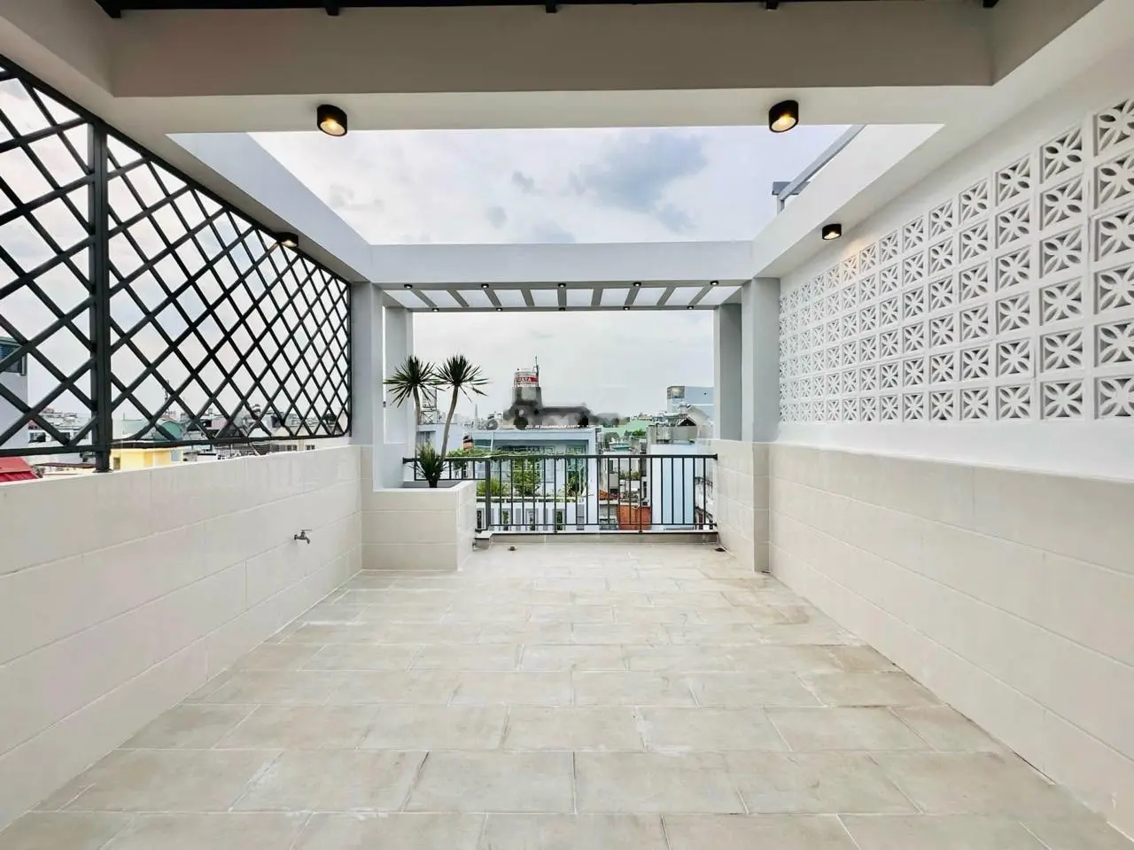 Nhà đang cho thuê 16tr/tháng Tô Ngọc Vân P. Thạnh Xuân Q12 giá 2tỷ250tr DT 58.2m2, sổ sẵn chính chủ