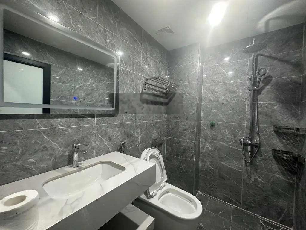 Bán nhà Âu Cơ - Tứ Liên nhà mới ở luôn 48m2 6 tầng thang máy, mặt tiền 3,6m oto vào nhà 15,25tỷ