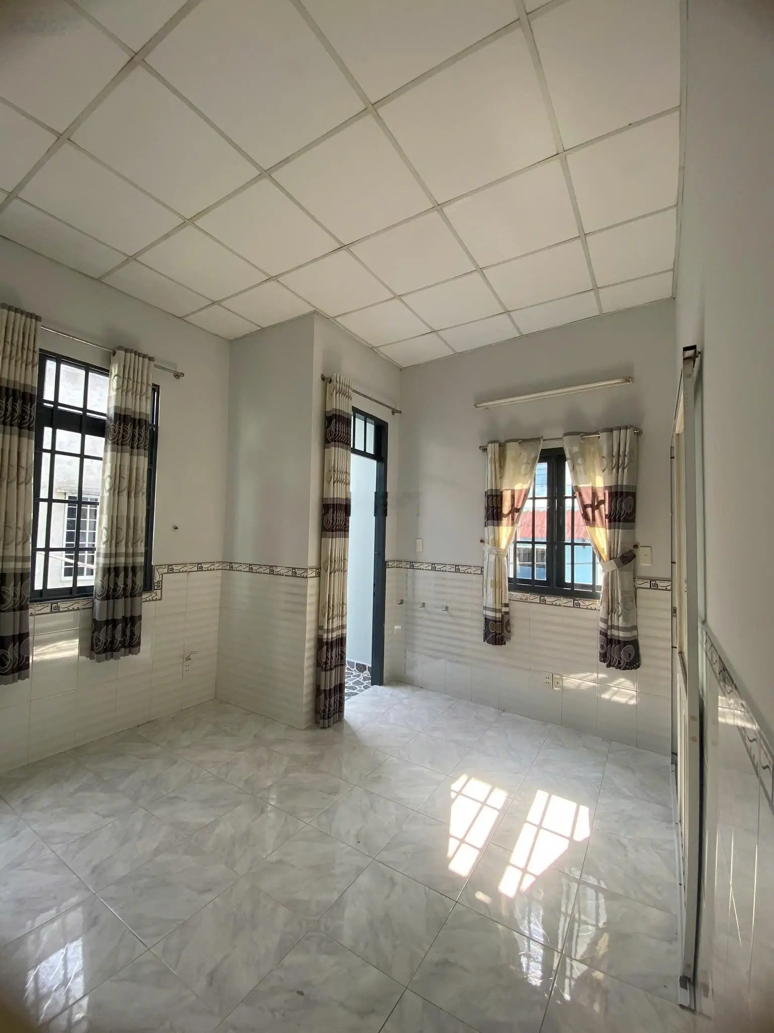 Bán 2 căn liền kề tổng 56m2 đất | dân cư hiện hữu sổ hồng riêng| vị trí kinh doanh Dương Bá Trạc