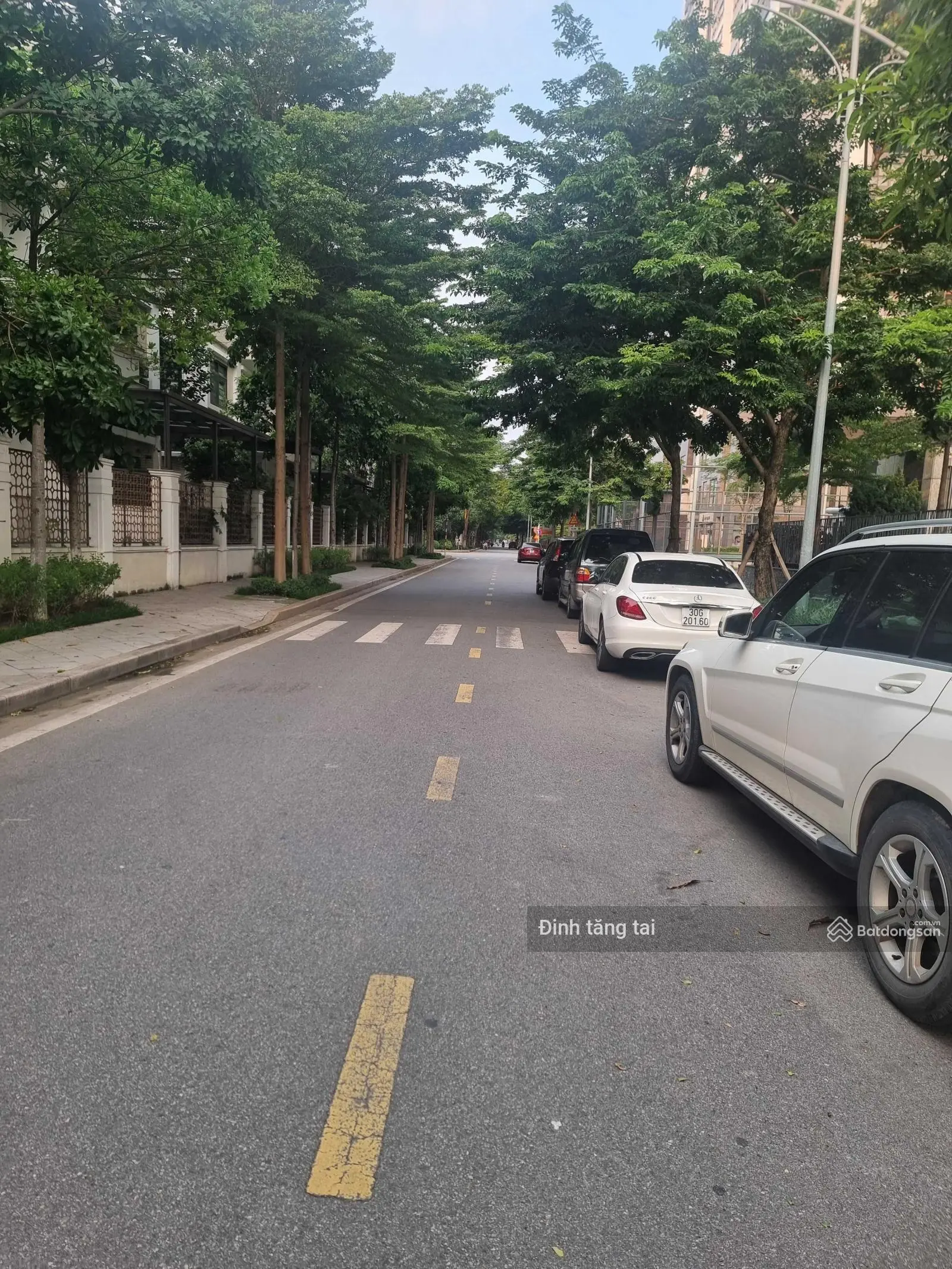 Nhà đẹp Hoàng Quốc Việt - gần phố - ô tô - kinh doanh - 75m2 - nhỉnh 10 tỷ