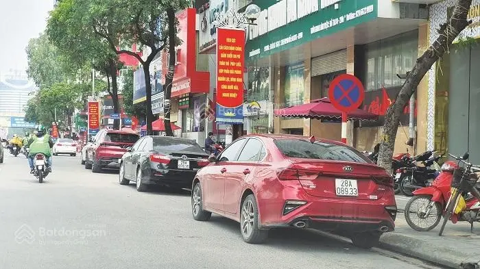 Siêu hiếm ! Phố Doãn Kế Thiện, Cầu Giấy - ô tô vào 443m - 79 tỷ tặng nhà 4 tầng.