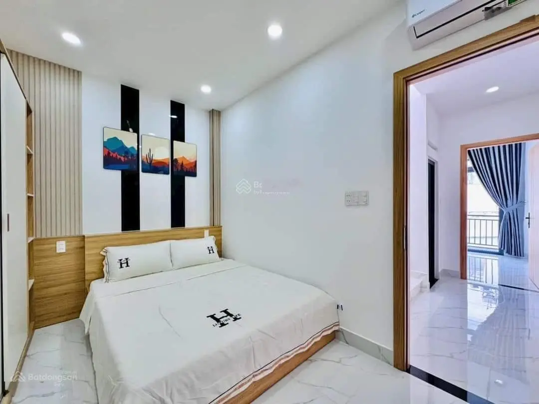 Dọn vào ở ngay nhà Chiêu Anh Các, Phường 5, quận 5 cần bán - Giá:4tỷ880/63m2. 2 tầng có sân thượng