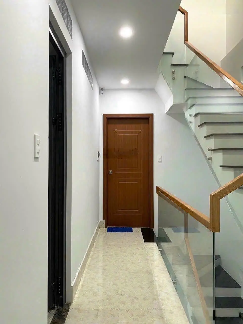 Nhà 3 tầng ngay chợ Hiệp Bình (4*20m) hẻm xe hơi quay đầu giá chỉ 7.6 tỷ