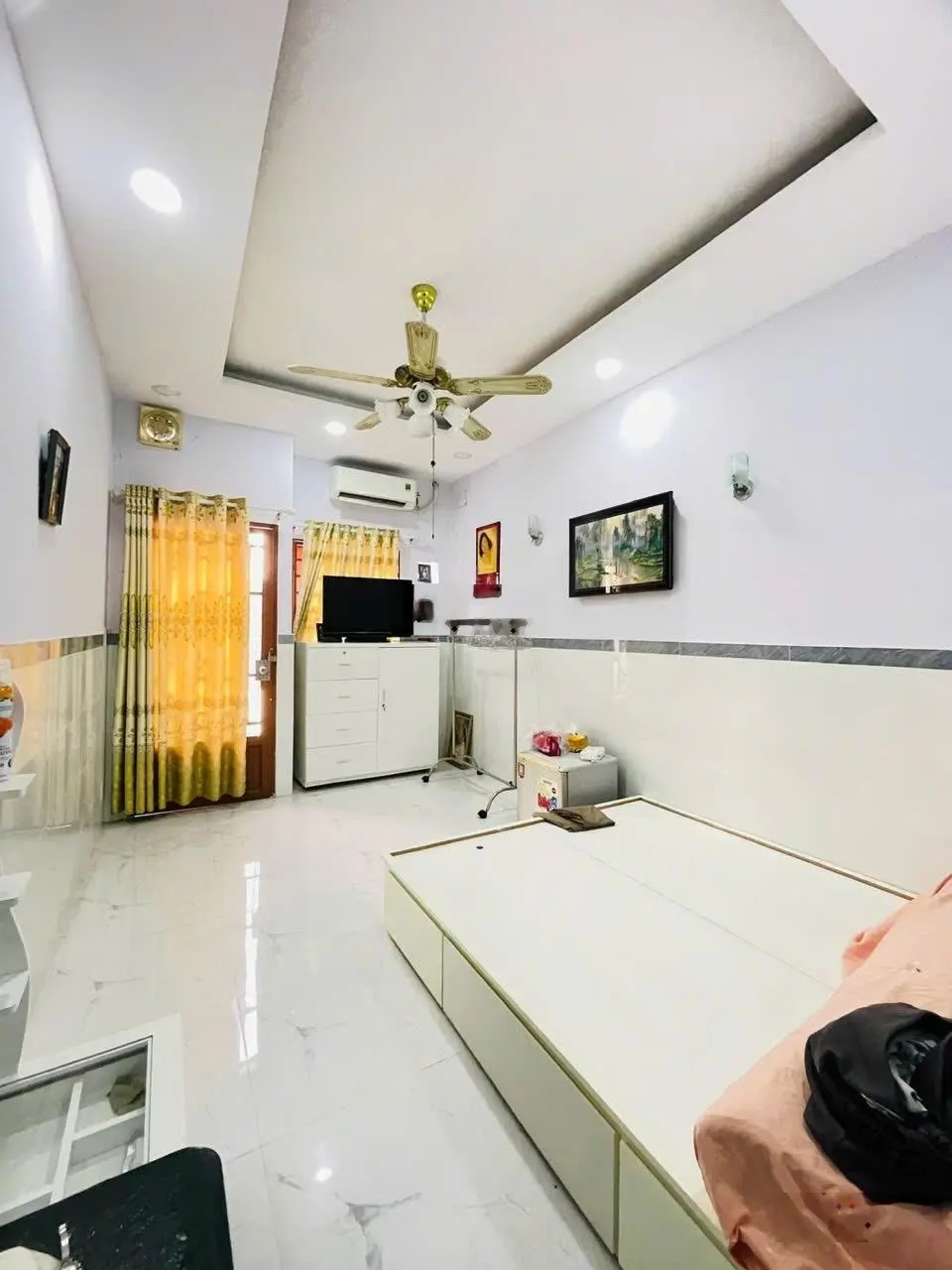 An dương vương quận 5, dt 30m2 4 tầng btct 3pn mới ở ngay.