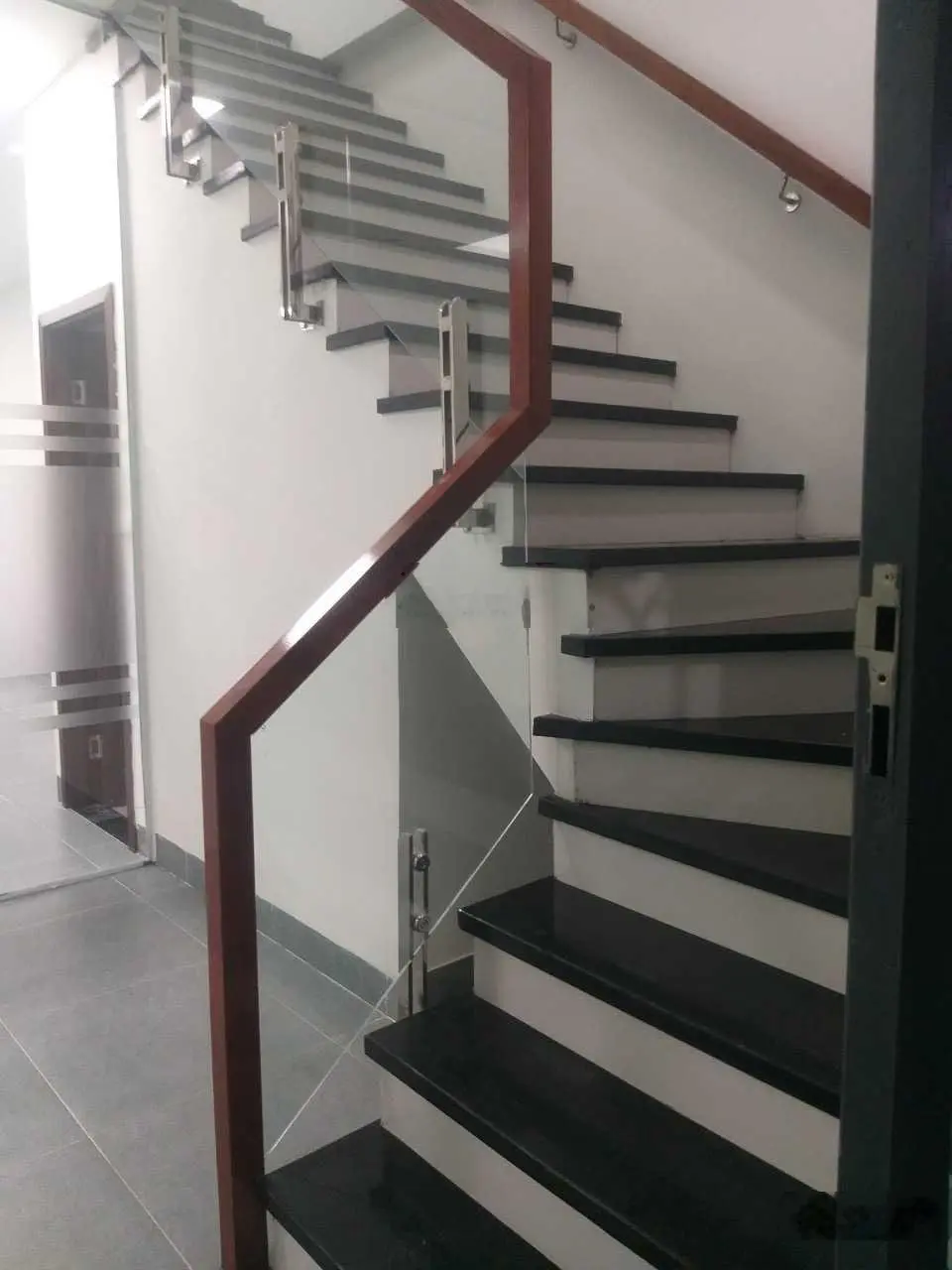 Khách Hàn Quốc về nước cần bán gấp căn góc chỉ 15 tỷ. Lh 0971 968 ***