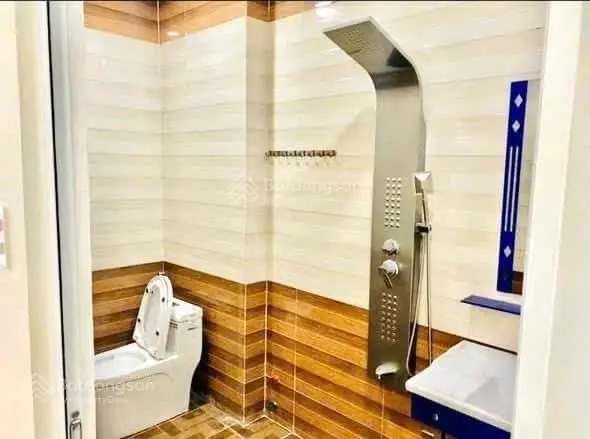 Hơn 6 tỷ, nhà 3 tầng, ngang 5,5m. Xe hơi ngủ trong nhà. Gần Phạm Văn Đồng, P.Linh Đông, Thủ Đức.