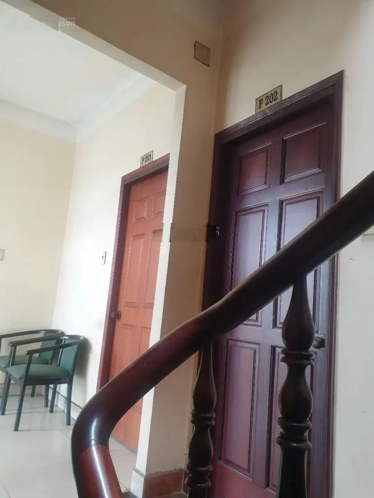 Chính chủ bán khách sạn 4 tầng, 130m2, sát Quốc Lộ 13, HBP, Thủ Đức, chỉ 14, x tỷ