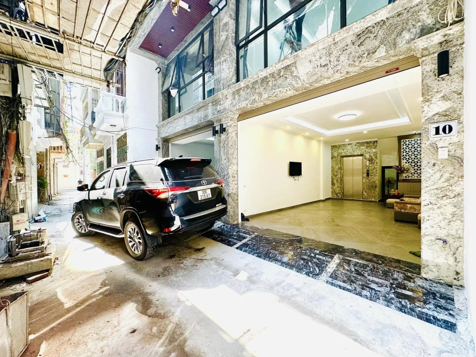 Đẹp nhất Cầu Giấy - nhà xây mới - kinh doanh - hai mặt thoáng - gara ô tô - 7 tầng - thang máy