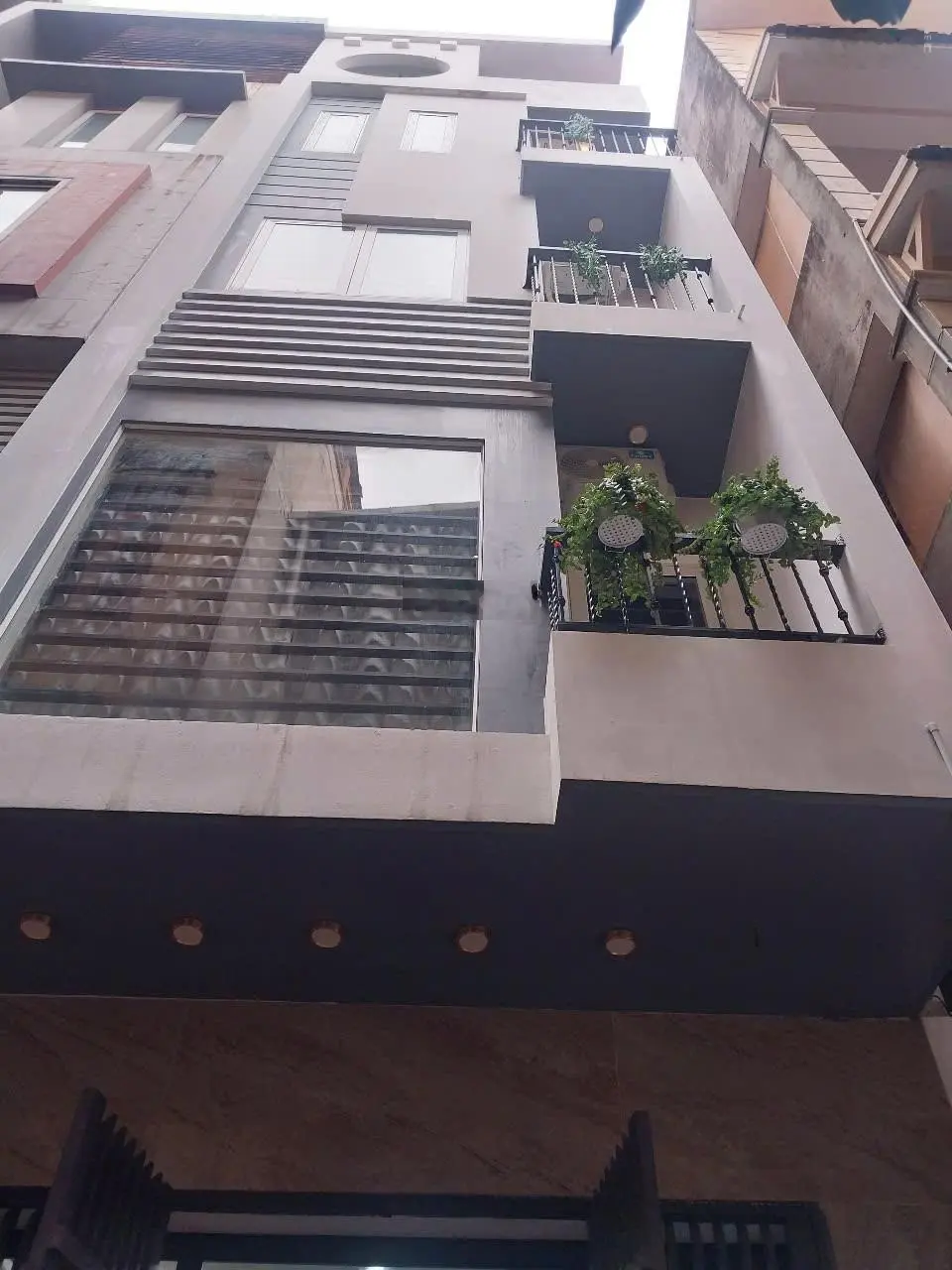 Chính chủ bán gấp căn Lê Văn Lương - Thanh Xuân, thang máy kinh doanh, 68m, 6 tầng. Lh 0962797596.