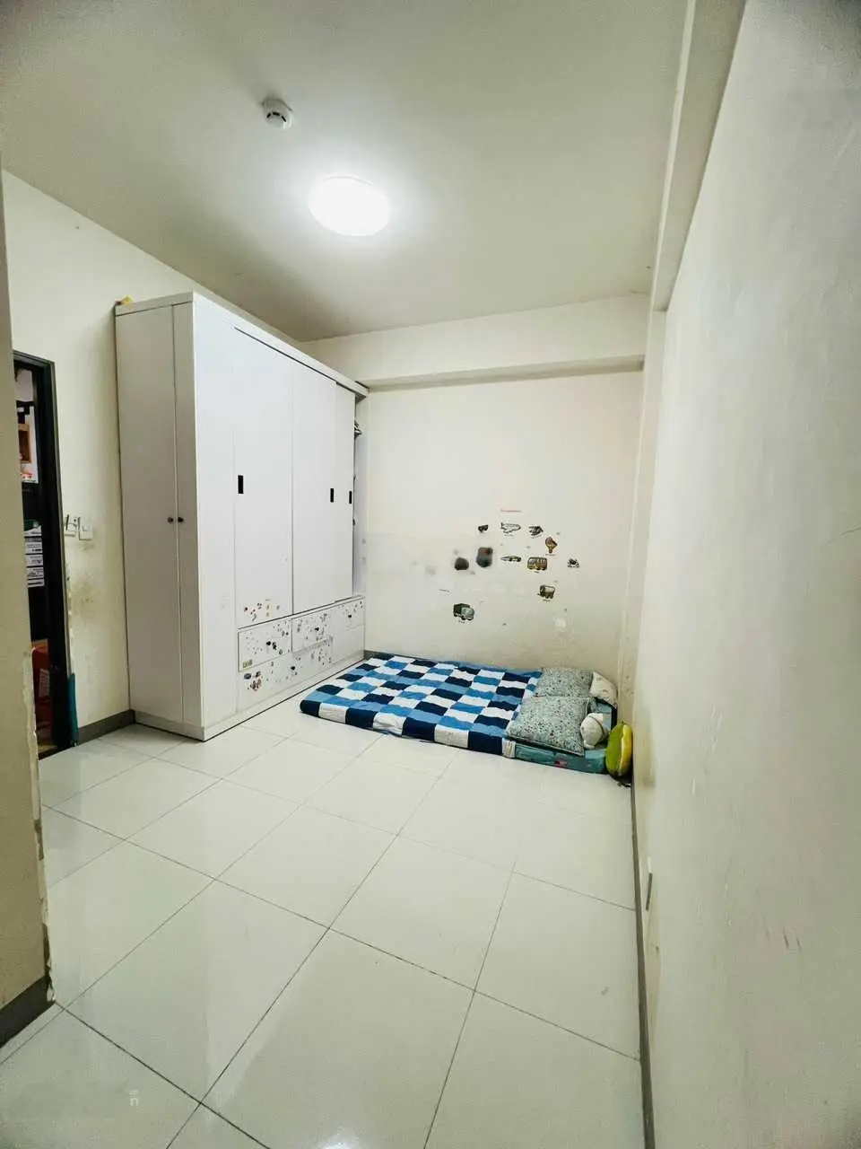 Bán CC Sky9, 50m2 sổ hồng, 2PN, tầng đẹp, view thoáng mát