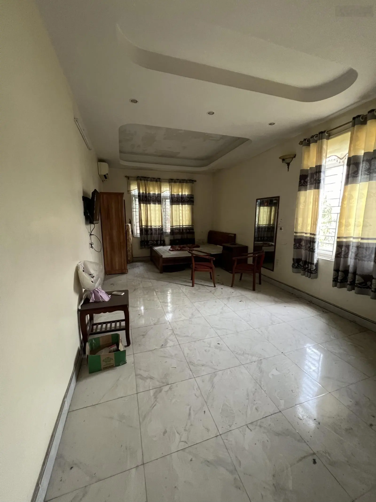 Bán khách sạn 6 tầng thang máy, dòng tiền 8 triệu/ ngày mặt phố quận Lê Chân giá đầu tư 0923451333