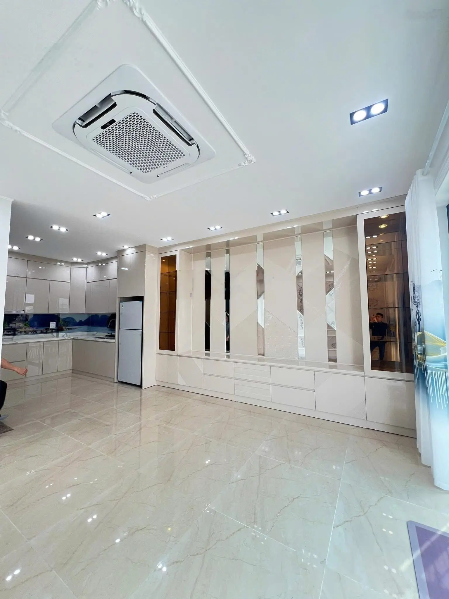 Bán nhà mặt phố cầu giấy 60m2 tầng thang máy ô tô tránh kinh doanh mặt tiền rộng sổ vuông