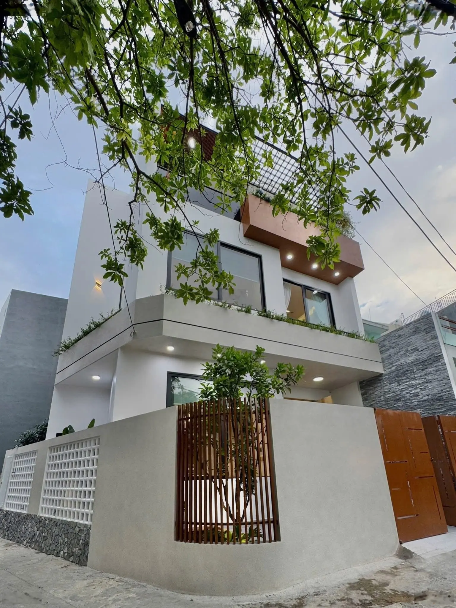 Bán nhà Xuân La rẻ nhất không có nhì, 43m2, sổ đỏ chính chủ, 6.25 tỷ.