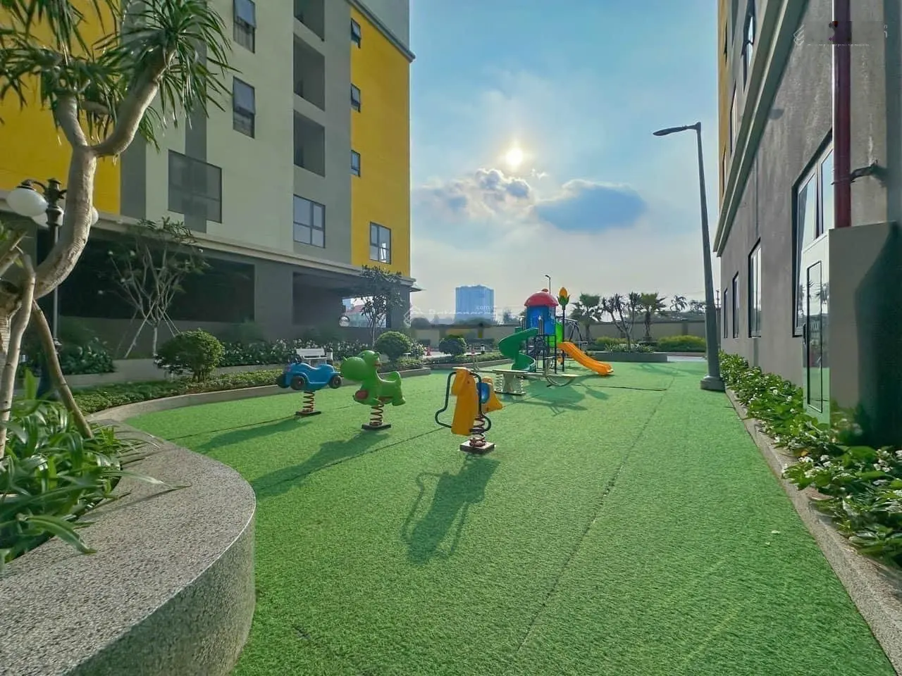 Chủ gửi bán căn 2PN2WC - View ngoại khu - BCONS PLAZA - Giá 1ty7 bao hết thuế phí sang tên
