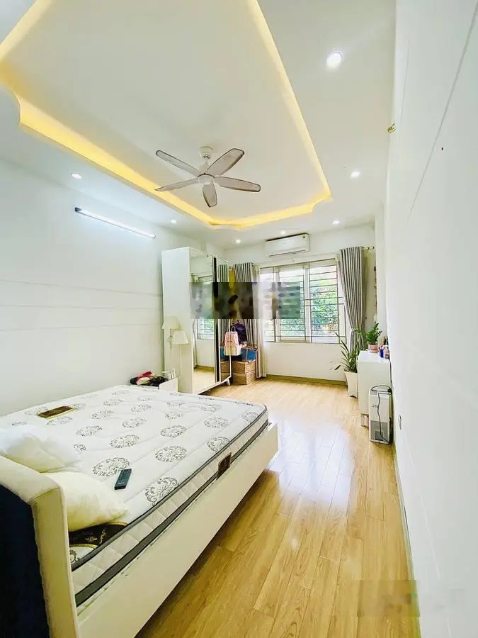 Nhà đẹp cách mặt phố 20m, dân xây chắc chắn , hiếm có, chốt ngay kẻo hết